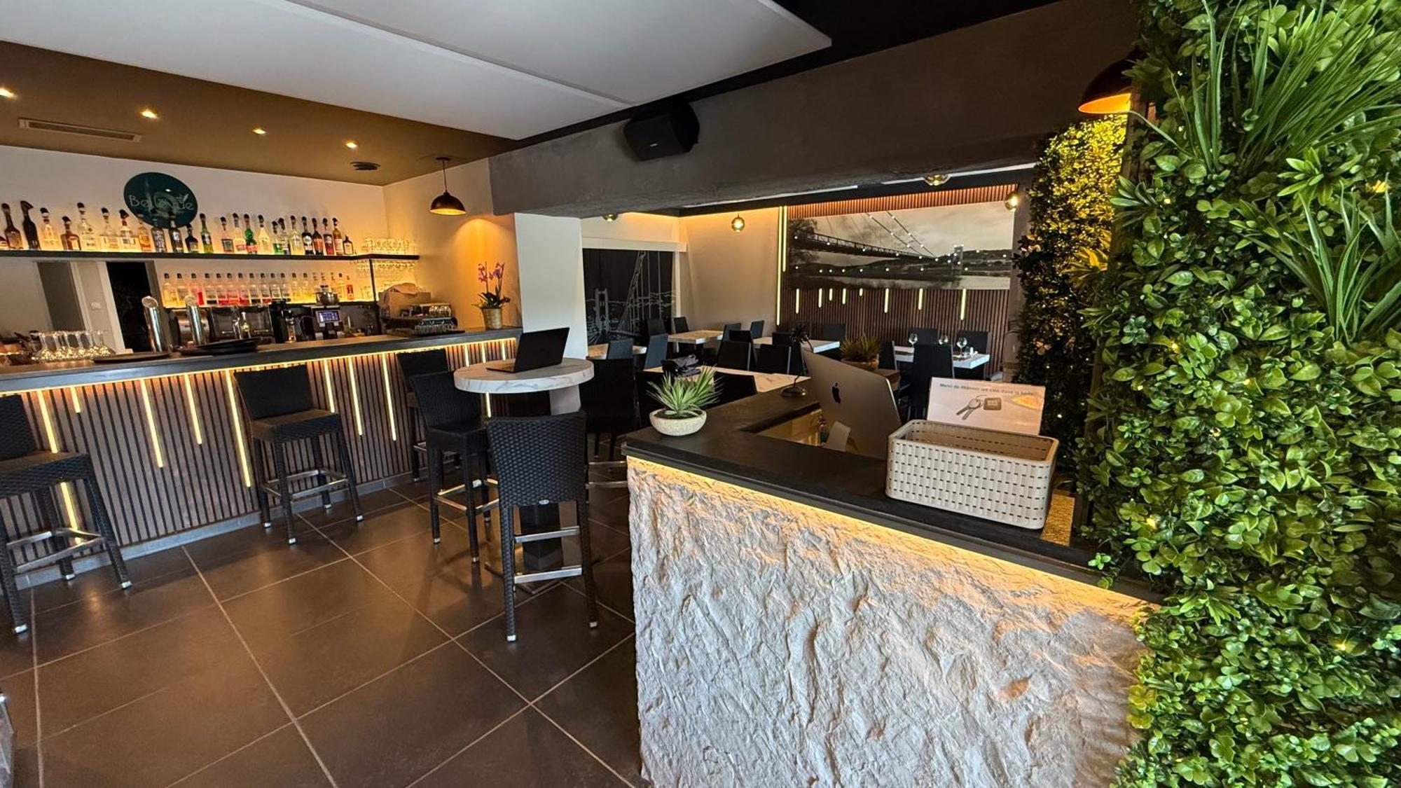 Logis Hotel Restaurant Bellevue Saint-Martin-d'Ardeche Exterior photo